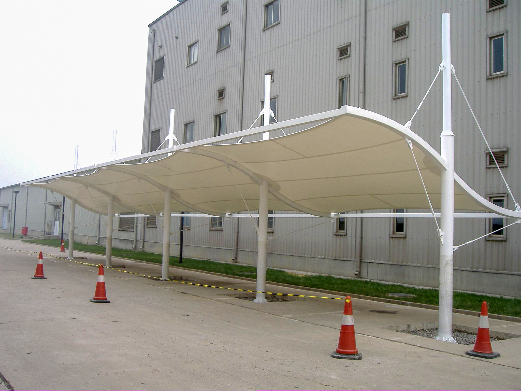 膜结构停车棚建筑模式|膜结构车棚结构设计 - 行业资讯 - 上海聚翼遮阳设备有限公司